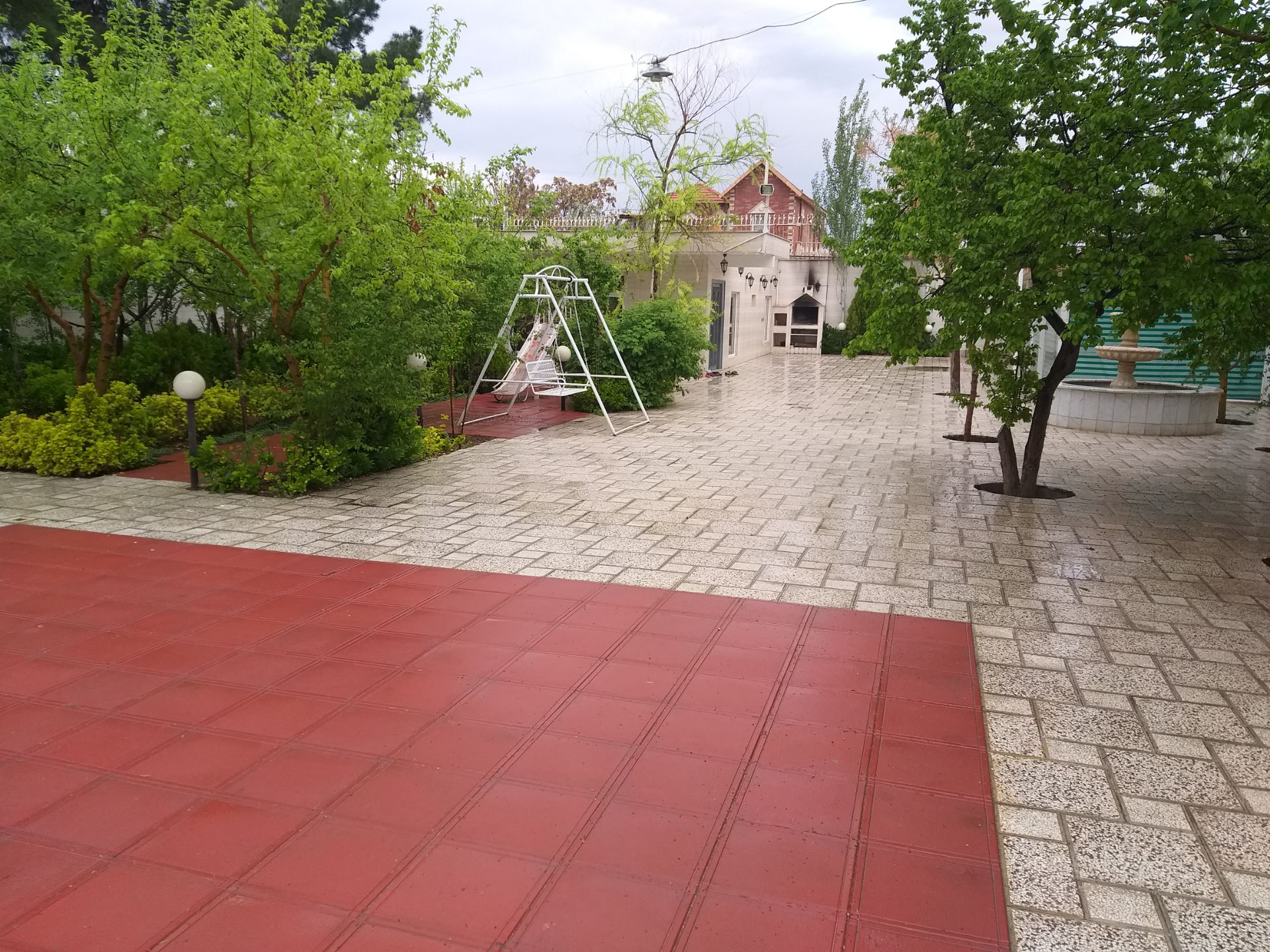 استخر بزرگ / شهرک ویلایی / سرسبز و بزرگ / B16