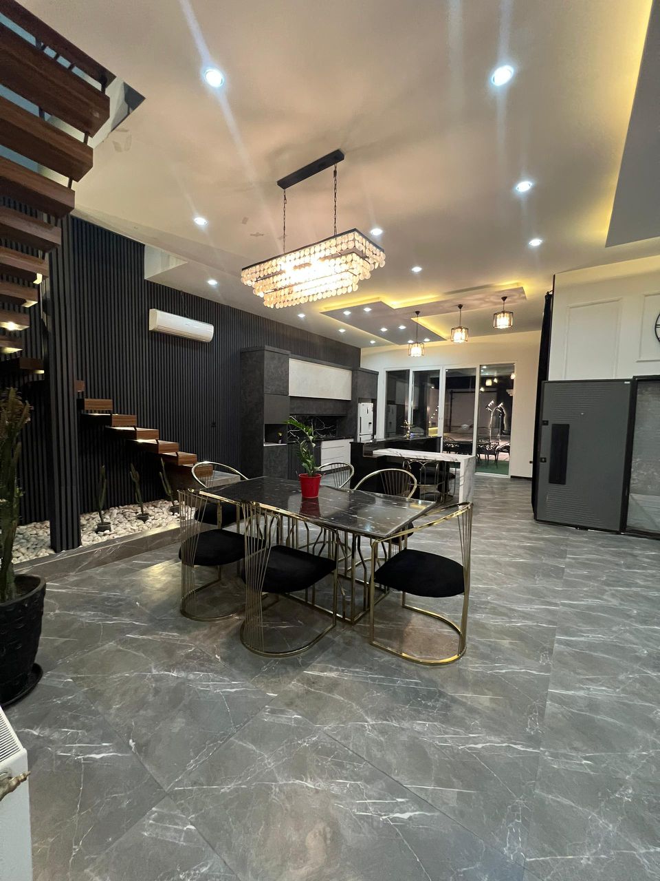 تصویر 17 ویلای مدرن دوبلکس کاهو بهارستان 