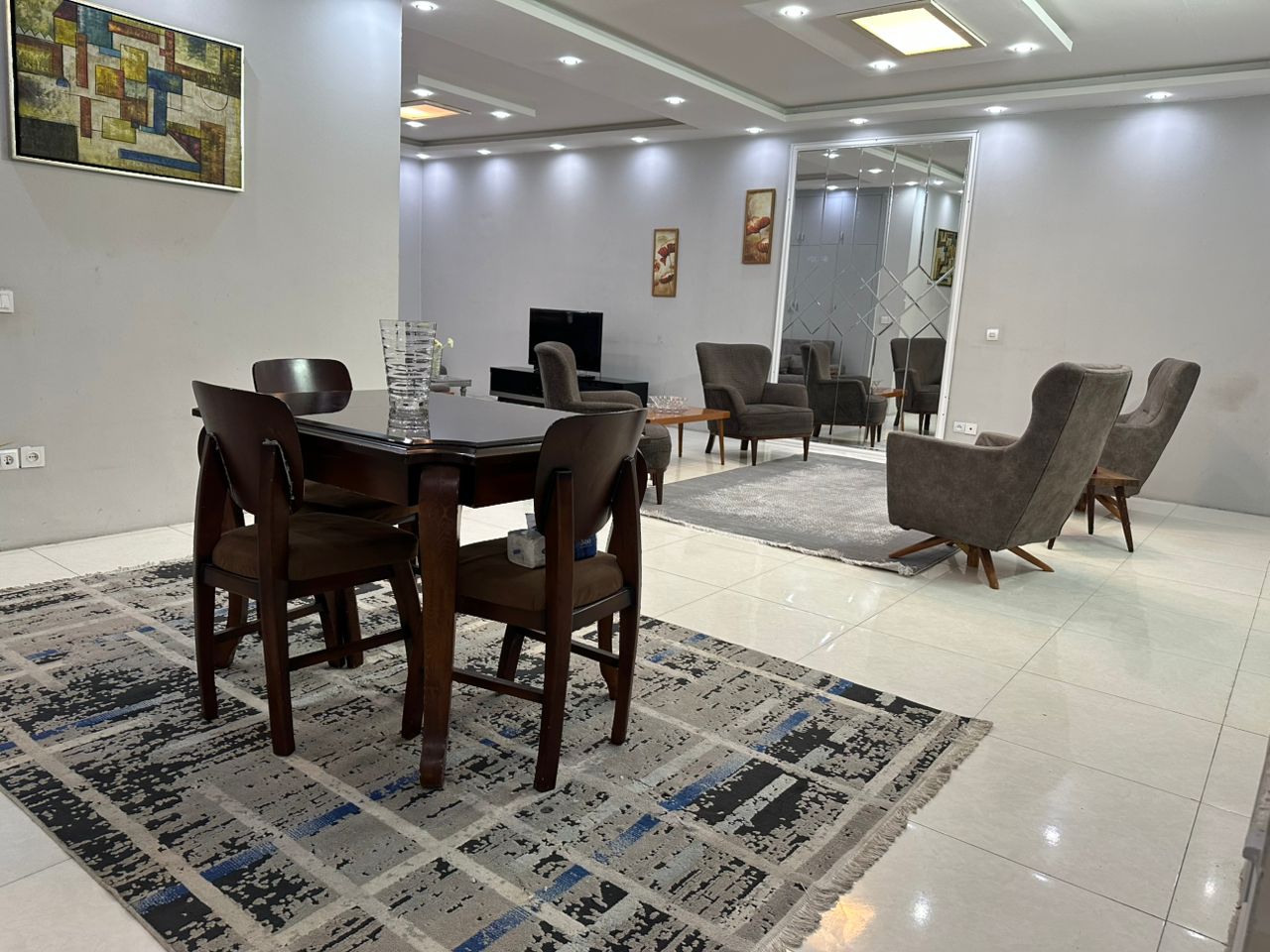 تصویر 4 واحد دوخوابه هفت تیر گلشن طبقه همکف 